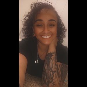 Meet your Posher, Viviann